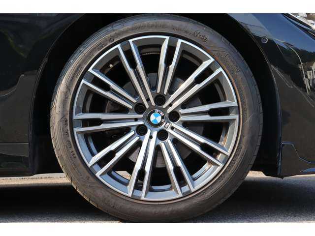 ＢＭＷ ３２０ｉ Mスポーツ 大分県 2020(令2)年 4.3万km サファイアブラックP インテリジェントセーフティ/純正ナビ/CarPlay/Bluetooth/ワイヤレス充電/360°カメラ/半革/シートヒーター/パワーシート/オートホールド/パドルシフト/純正18インチAW/ETC