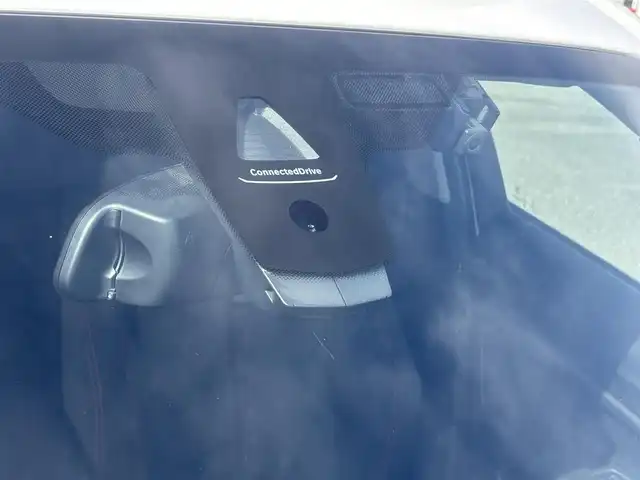 ＢＭＷ １１８ｄ スポーツ 福岡県 2016(平28)年 6万km 白 衝突被害軽減システム/LEDオートライト・オートハイビーム/横滑り防止装置/レーンアシスト/クルーズコントロール/パーキングアシスト/純正16インチアルミホイール/純正フロアマット/純正ナビ/オットマン/電動リアゲート/Bluetooth接続/CD・CDチェンジャー/ETC/スマートキー/ターボエンジン