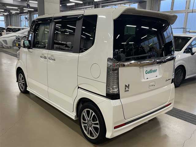ホンダ Ｎ ＢＯＸ カスタム G SSパッケージ 茨城県 2017(平29)年 7.9万km プレミアムホワイトパールⅡ (株)IDOMが運営する【じしゃロン水戸店】の自社ローン専用車両になりますこちらは現金またはオートローンご利用時の価格です。自社ローンご希望の方は別途その旨お申付け下さい/純正メモリナビ/DTV/BT/CD/DVD/バックカメラ/両側Pスライドドア/AAC/ETC/前席シートヒーター/ロック連動電動ミラー/横滑り防止装置/シティブレーキアクティブシステム/オートライト/LEDフォグランプ/プッシュスタート/スマートキー/純正ラバーフロアマット/取説書/ナビ取説書/スペアキー