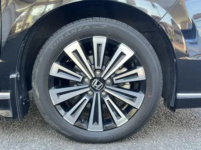 ホンダ ステップワゴン スパーダ eHEV プレミアムライン 大分県 2023(令5)年 4.1万km クリスタルブラックパール ワンオーナー/11.4 インチHonda CONNECTナビ/(LMX-237VFLi)/・フルセグTV/・Bluetooth/・DVD/CD再生/・AM/FMラジオ視聴/外部端子接続：USB/typeC/HDMI/（全列USBチャージャー有り）/純正リア席モニター(VM-231FE)/純正ドラレコ(ナビ連動タイプ：DRH-229ND)/マルチビューカメラシステム/ブラインドスポットインフォメーション/Honda SENSING/●衝突軽減ブレーキ（CMBS）/●誤発進抑制機能/●後方誤発進抑制機能/●近距離衝突軽減ブレーキ/●歩行者事故低減ステアリング/●路外逸脱抑制機能/●渋滞追従機能付アダプティブクルーズコントロール（ACC）/●車線維持支援システム（LKAS）/●トラフィックジャムアシスト（渋滞運転支援機能）/●先行車発進お知らせ機能/●標識認識機能/●オートハイビーム/●アダプティブドライビングビーム/パワーテールゲート/運転席＆助手席シートヒーター/2列目シートヒーター/純正17インチアルミホイール/保証書/取説/スマートキー1本/リア席モニターリモコン