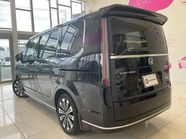 ホンダ ステップワゴン スパーダ eHEV プレミアムライン 埼玉県 2023(令5)年 4.2万km クリスタルブラックパール ホンダセンシング /純正15.6インチフリップダウンモニター /純正11.4インチメモリナビ/　　CD/DVD/BT/フルセグ /マルチビューカメラ /パワーバックドア /オートクルーズコントロール /ハーフレザーシート /シートヒーター /純正17インチアルミホイール/ブラインドスポットモニター/パドルシフト/ステアリングスイッチ /純正ETC2.0/禁煙車