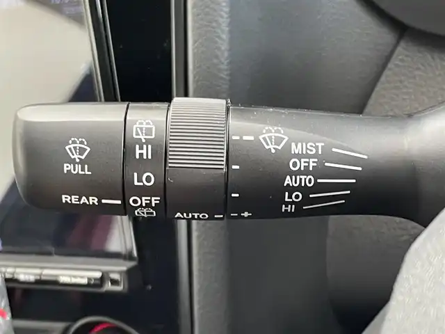 スバル ＷＲＸ ＳＴＩ STI 埼玉県 2017(平29)年 1.5万km クリスタルブラックシリカ 純正ダイアトーンナビ　バックカメラ　ビルトインＥＴＣ２．０　黒ハーフレザーシート　ＳＴＩ黄色キャリパー　リアスポイラー　純正アルミホイール　オートライト　スマートキー　ＬＥＤライト　地デジフルセグ