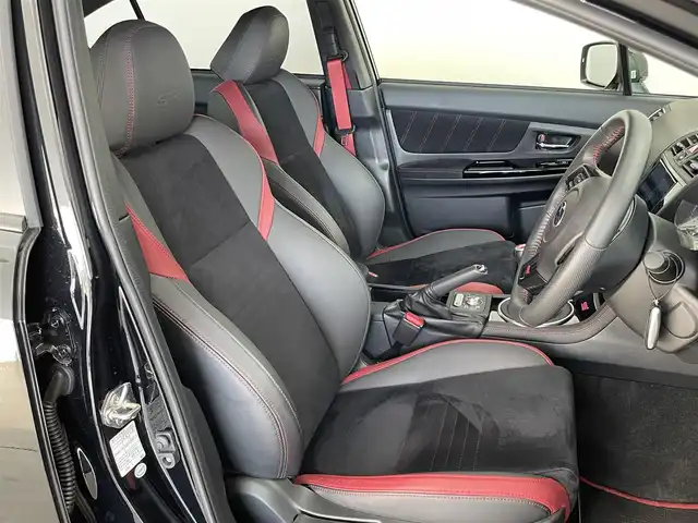 スバル ＷＲＸ ＳＴＩ STI 埼玉県 2017(平29)年 1.5万km クリスタルブラックシリカ 純正ダイアトーンナビ　バックカメラ　ビルトインＥＴＣ２．０　黒ハーフレザーシート　ＳＴＩ黄色キャリパー　リアスポイラー　純正アルミホイール　オートライト　スマートキー　ＬＥＤライト　地デジフルセグ