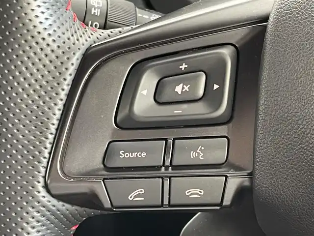 スバル ＷＲＸ ＳＴＩ STI 埼玉県 2017(平29)年 1.5万km クリスタルブラックシリカ 純正ダイアトーンナビ　バックカメラ　ビルトインＥＴＣ２．０　黒ハーフレザーシート　ＳＴＩ黄色キャリパー　リアスポイラー　純正アルミホイール　オートライト　スマートキー　ＬＥＤライト　地デジフルセグ
