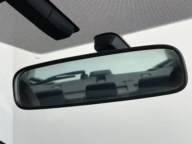 スバル ＷＲＸ ＳＴＩ STI 埼玉県 2017(平29)年 1.5万km クリスタルブラックシリカ 純正ダイアトーンナビ　バックカメラ　ビルトインＥＴＣ２．０　黒ハーフレザーシート　ＳＴＩ黄色キャリパー　リアスポイラー　純正アルミホイール　オートライト　スマートキー　ＬＥＤライト　地デジフルセグ
