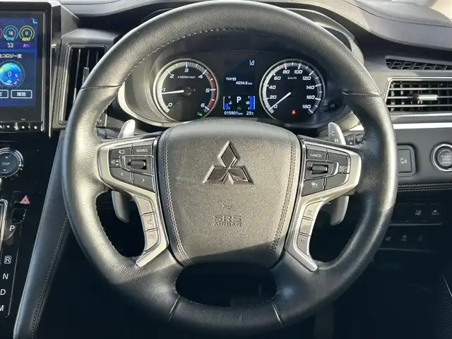 三菱 デリカＤ：５ ジャスパー 滋賀県 2023(令5)年 1.6万km ホワイトダイヤモントド/グラファイトグレーメタリック 純正10.1インチナビ/(Bluetooth/フルセグ/CD/DVD)/E-Assist/・衝突軽減ブレーキ/・レーダークルーズコントロール/・レーンキープアシスト/・マルチアラウンドモニター/・ブラインドスポットモニター/・Autoハイビーム/LEDオートライト/フォグ/両側電動スライドドア/電動リアゲート/電動パーキング/ブレーキホールド/ハーフレザーシート/前席シートヒーター/D席パワーシート/ステアリングヒーター/パドルシフト/ETC/USB