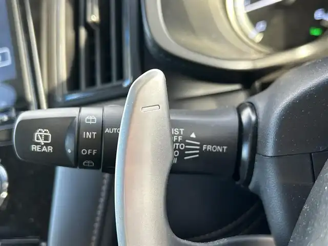 三菱 デリカＤ：５ ジャスパー 滋賀県 2023(令5)年 1.6万km ホワイトダイヤモントド/グラファイトグレーメタリック 純正10.1インチナビ/(Bluetooth/フルセグ/CD/DVD)/E-Assist/・衝突軽減ブレーキ/・レーダークルーズコントロール/・レーンキープアシスト/・マルチアラウンドモニター/・ブラインドスポットモニター/・Autoハイビーム/LEDオートライト/フォグ/両側電動スライドドア/電動リアゲート/電動パーキング/ブレーキホールド/ハーフレザーシート/前席シートヒーター/D席パワーシート/ステアリングヒーター/パドルシフト/ETC/USB