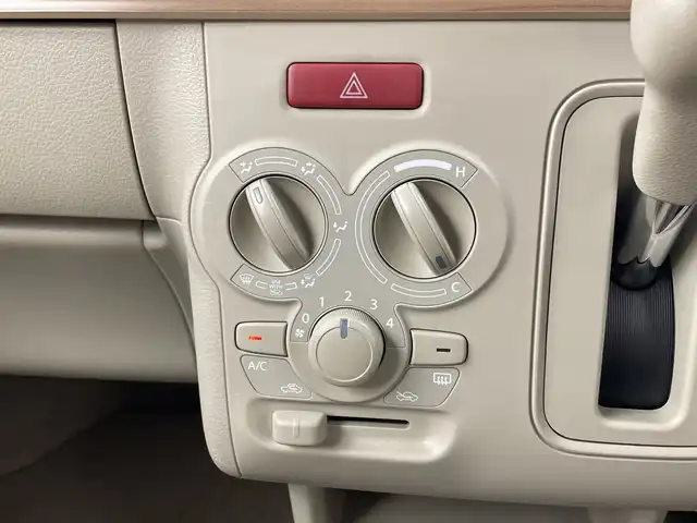 スズキ ラパン S 群馬県 2018(平30)年 4.2万km フォーンベージュM ナビ　フルセグ　Ｂｌｕｅｔｏｏｔｈ　衝突被害軽減ブレーキ　ＨＩＤヘッドライト　オートライト　シートヒーター　ＥＴＣ　革巻きステアリング　アイドリングストップ　プッシュスタート　スマートキー　　禁煙車