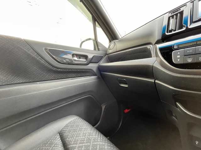 ホンダ Ｎ ＷＧＮ カスタム G SSパッケージ 静岡県 2017(平29)年 1.2万km プレミアムホワイトパールⅡ ●純正ナビ/(CD/DVD/Bluetooth/iPod)/(ギャザズ/VXM-184Ci)/●ハーフレザーシート/●バックカメラ/●クルーズコントロール/●シティブレーキアクティブシステム/●フォグランプ/●オートライト/●革巻きステアリング/●ステアリングスイッチ/●ETC/●前方ドライブレコーダー/●電動格納ウィンカーミラー/●スマートキー/●プッシュスタート/●ドアバイザー/●純正フロアマット/●純正14インチアルミホイール/●ダブル＋サイド＋カーテンSRS＋ABS/●保証書/●車両取扱説明書/●ナビ取扱説明書