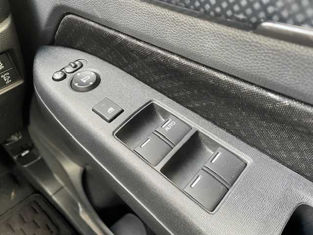 ホンダ Ｎ ＷＧＮ カスタム G SSパッケージ 静岡県 2017(平29)年 1.2万km プレミアムホワイトパールⅡ ●純正ナビ/(CD/DVD/Bluetooth/iPod)/(ギャザズ/VXM-184Ci)/●ハーフレザーシート/●バックカメラ/●クルーズコントロール/●シティブレーキアクティブシステム/●フォグランプ/●オートライト/●革巻きステアリング/●ステアリングスイッチ/●ETC/●前方ドライブレコーダー/●電動格納ウィンカーミラー/●スマートキー/●プッシュスタート/●ドアバイザー/●純正フロアマット/●純正14インチアルミホイール/●ダブル＋サイド＋カーテンSRS＋ABS/●保証書/●車両取扱説明書/●ナビ取扱説明書