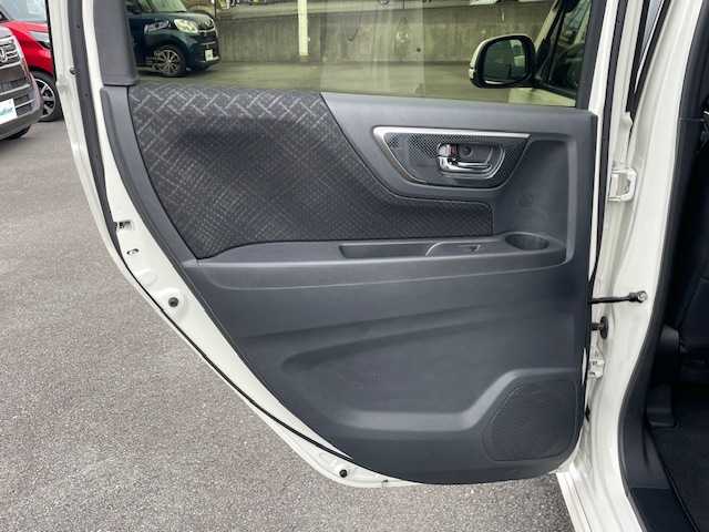 ホンダ Ｎ ＷＧＮ カスタム G SSパッケージ 静岡県 2017(平29)年 1.2万km プレミアムホワイトパールⅡ ●純正ナビ/(CD/DVD/Bluetooth/iPod)/(ギャザズ/VXM-184Ci)/●ハーフレザーシート/●バックカメラ/●クルーズコントロール/●シティブレーキアクティブシステム/●フォグランプ/●オートライト/●革巻きステアリング/●ステアリングスイッチ/●ETC/●前方ドライブレコーダー/●電動格納ウィンカーミラー/●スマートキー/●プッシュスタート/●ドアバイザー/●純正フロアマット/●純正14インチアルミホイール/●ダブル＋サイド＋カーテンSRS＋ABS/●保証書/●車両取扱説明書/●ナビ取扱説明書