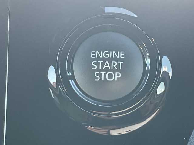 トヨタ ヴォクシー S－Z 大阪府 2024(令6)年 1.8万km アティチュードブラックマイカ トヨタ・セーフティ・センス/・アダプティクブクルーズコントロール/・プリクラッシュセーフティー/・レーントレーシングアシスト/・クリアランスソナー/・レーンディパーチャーアラート/・パーキングサポートブレーキー/・オートマチックハイビーム/・ブラインドスポットモニター/・ロードサインアシスト/純正ナビ/・Bluetooth/USB/Miracast/主要装備/・バックカメラ/・両側パワースライドドア/・オートホールド/・ヘッドライトレベライザー/・ハーフレザーシート/・シートヒーター/・ウォークスルー/・LEDヘッドライト/・ドライブレコーダー/・ETC2.0