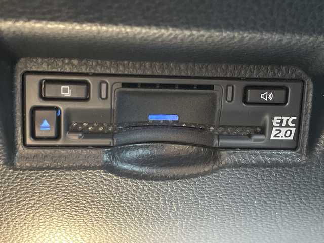 トヨタ ヴォクシー S－Z 大阪府 2024(令6)年 1.8万km アティチュードブラックマイカ トヨタ・セーフティ・センス/・アダプティクブクルーズコントロール/・プリクラッシュセーフティー/・レーントレーシングアシスト/・クリアランスソナー/・レーンディパーチャーアラート/・パーキングサポートブレーキー/・オートマチックハイビーム/・ブラインドスポットモニター/・ロードサインアシスト/純正ナビ/・Bluetooth/USB/Miracast/主要装備/・バックカメラ/・両側パワースライドドア/・オートホールド/・ヘッドライトレベライザー/・ハーフレザーシート/・シートヒーター/・ウォークスルー/・LEDヘッドライト/・ドライブレコーダー/・ETC2.0