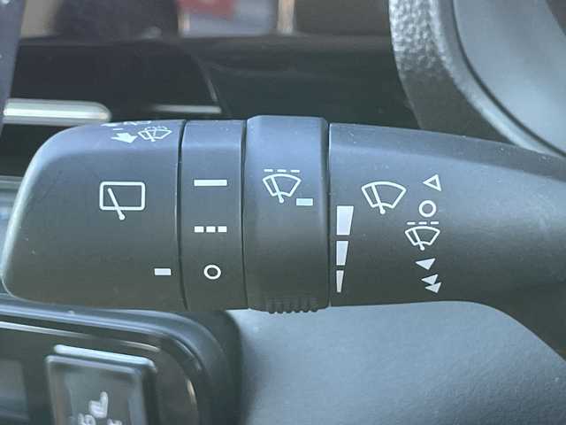 トヨタ ヴォクシー S－Z 大阪府 2024(令6)年 1.8万km アティチュードブラックマイカ トヨタ・セーフティ・センス/・アダプティクブクルーズコントロール/・プリクラッシュセーフティー/・レーントレーシングアシスト/・クリアランスソナー/・レーンディパーチャーアラート/・パーキングサポートブレーキー/・オートマチックハイビーム/・ブラインドスポットモニター/・ロードサインアシスト/純正ナビ/・Bluetooth/USB/Miracast/主要装備/・バックカメラ/・両側パワースライドドア/・オートホールド/・ヘッドライトレベライザー/・ハーフレザーシート/・シートヒーター/・ウォークスルー/・LEDヘッドライト/・ドライブレコーダー/・ETC2.0