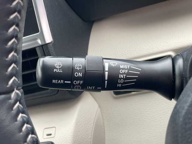 トヨタ シエンタ G 愛知県 2015(平27)年 4.3万km レッドマイカM 純正ナビ　SDカードなし/両側パワースライドドア/バックカメラ/LEDヘッドライト/オートマチックハイビーム/ETC/衝突軽減システム/フルセグ/CD DVD/Bluetooth/ステアリングスイッチ/スマートキー/プッシュスタート