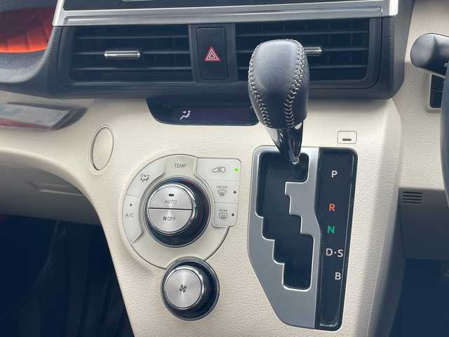 トヨタ シエンタ G 愛知県 2015(平27)年 4.3万km レッドマイカM 純正ナビ　SDカードなし/両側パワースライドドア/バックカメラ/LEDヘッドライト/オートマチックハイビーム/ETC/衝突軽減システム/フルセグ/CD DVD/Bluetooth/ステアリングスイッチ/スマートキー/プッシュスタート