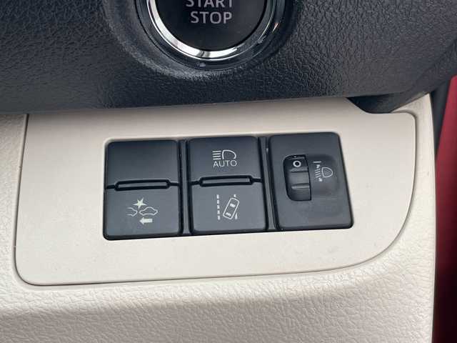 トヨタ シエンタ G 愛知県 2015(平27)年 4.3万km レッドマイカM 純正ナビ　SDカードなし/両側パワースライドドア/バックカメラ/LEDヘッドライト/オートマチックハイビーム/ETC/衝突軽減システム/フルセグ/CD DVD/Bluetooth/ステアリングスイッチ/スマートキー/プッシュスタート