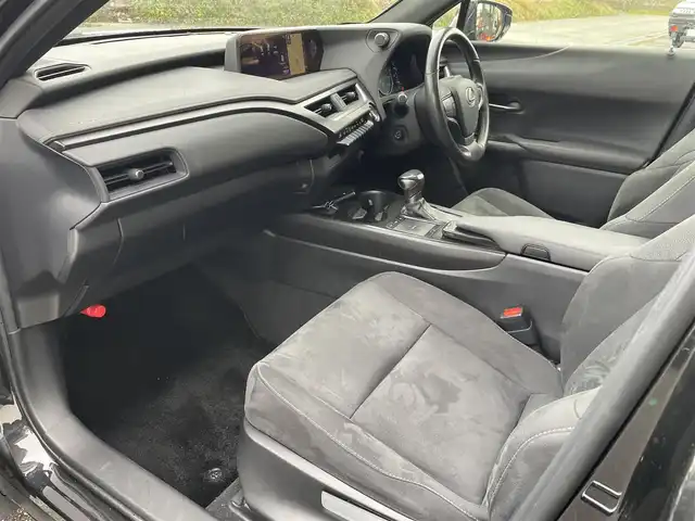 レクサス ＵＸ 200 富山県 2019(平31)年 4.7万km グラファイトブラックガラスフレーク サンルーフ/メーカーナビ/フルセグＴＶ/Ｂｌｕｅｔｏｏｔｈ/ＤＶＤ再生/コーナーセンサー/前後ドライブレコーダー/レーダークルコン/レーンキープアシスト/パワーバックドア/衝突軽減ブレーキ