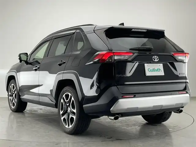 トヨタ ＲＡＶ４ アドベンチャー 愛知県 2020(令2)年 3.7万km アティチュードブラックマイカ パイオニア９型ナビ　地デジＴＶ　Ｂｌｕｅｔｏｏｔｈ　バックカメラ　黒レザーシート　電動リアゲート　ルーフレール　セーフティセンス　衝突軽減　追従クルコン　ＢＳＭ　オートホールド　コーナーセンサー　LEDヘッドライト　オートハイビーム　禁煙車