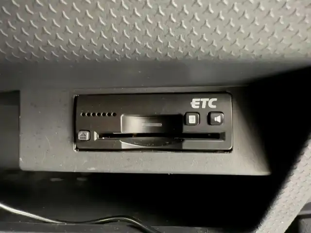 スズキ ハスラー Jスタイル Ⅲ 兵庫県 2018(平30)年 6.4万km オフブルーメタリック/スチールシルバー2トーン 純正SDナビ/（AM/FM/CD/DVD/Bluetooth/フルセグTV）/・CN-RZ73W/アラウンドビューモニター/プリクラッシュセーフティー/横滑り防止装置/LKA/衝突軽減システム/ハーフレザーシート/シートヒーター（D/N席）/HIDヘッドライト/LEDフォグランプ/オートライト/ビルトインETC/ドライブレコーダー（前後）/純正15インチアルミホイール/スマートキー/アイドリングストップ/スペアキー1本