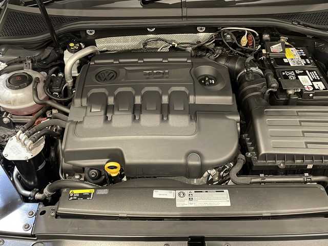 フォルクスワーゲン パサート ヴァリアント TDI ハイライン 新潟県 2018(平30)年 3.8万km ディープブラックパールエフェクト メーカーオプション/テクノロジーパッケージ/-ダイナミックライトアシスト/-アラウンドビューカメラ/-パークアシスト/-アクティブインフォディスプレイ/-電子制御式ディファレンシャルロック”XDS”/セールスポイント/バーチャルコックピット/クルーズコントロール/D席/N席パワーシート/D席/N席シートヒーター/電動リアゲート