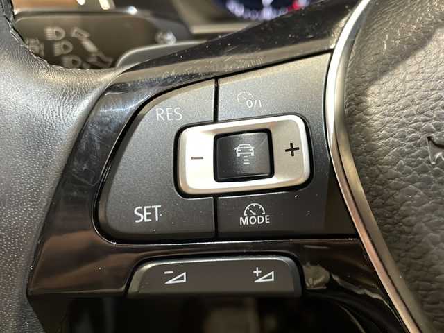 フォルクスワーゲン パサート ヴァリアント TDI ハイライン 新潟県 2018(平30)年 3.8万km ディープブラックパールエフェクト メーカーオプション/テクノロジーパッケージ/-ダイナミックライトアシスト/-アラウンドビューカメラ/-パークアシスト/-アクティブインフォディスプレイ/-電子制御式ディファレンシャルロック”XDS”/セールスポイント/バーチャルコックピット/クルーズコントロール/D席/N席パワーシート/D席/N席シートヒーター/電動リアゲート