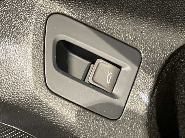 フォルクスワーゲン パサート ヴァリアント TDI ハイライン 新潟県 2018(平30)年 3.8万km ディープブラックパールエフェクト メーカーオプション/テクノロジーパッケージ/-ダイナミックライトアシスト/-アラウンドビューカメラ/-パークアシスト/-アクティブインフォディスプレイ/-電子制御式ディファレンシャルロック”XDS”/セールスポイント/バーチャルコックピット/クルーズコントロール/D席/N席パワーシート/D席/N席シートヒーター/電動リアゲート
