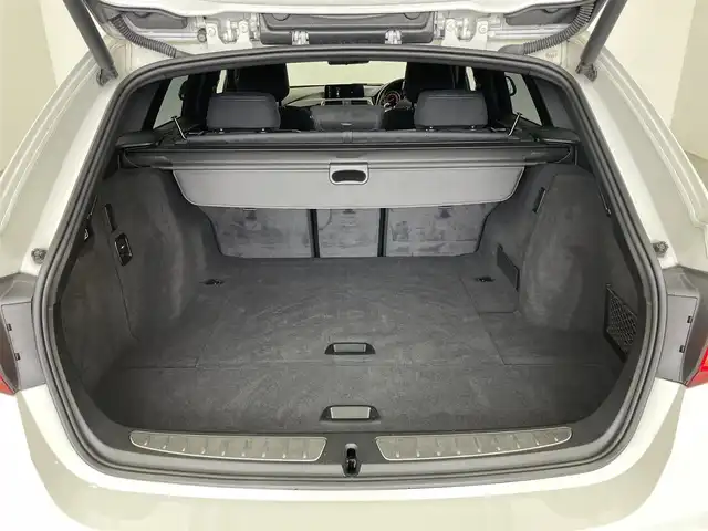 ＢＭＷ ３２０ｄ ツーリング Mスポーツ 埼玉県 2017(平29)年 5.5万km アルピンホワイトⅢ メーカーナビ　バックカメラ　アクティブクルーズコントロール　ＥＴＣ　ＢＳＭ　ＬＥＤヘッドライト　シートヒーター　パワーシート　衝突軽減ブレーキ　スマートキー　ドラレコ　純正アルミホイール
