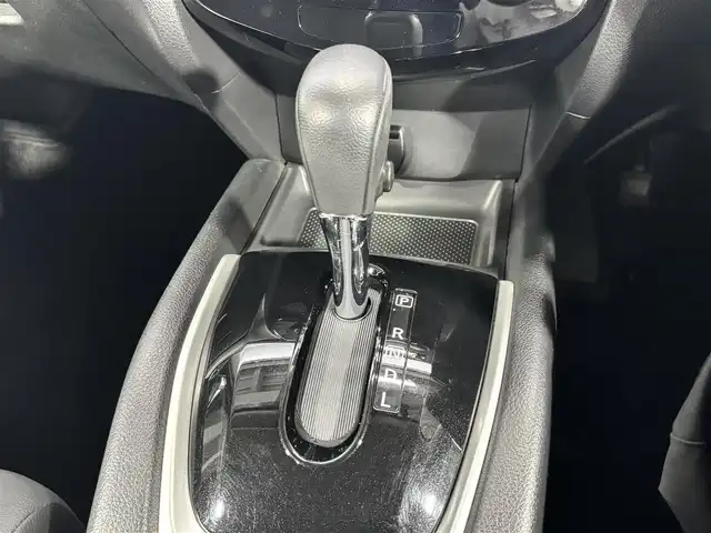 日産 エクストレイル 20Xtt エマージェンシーブレーキ 大阪府 2017(平29)年 2万km ダイヤモンドブラック 純正ナビ(フルセグ/DVD再生/Bluetooth) バックカメラ ETC 革シート シートヒーター 電動リアゲート 衝突軽減 クリアランスソナー レーンアシスト オートライト ドラレコ
