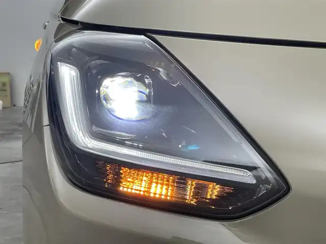 スズキ スイフト XG 群馬県 2024(令6)年 1万km キャラバンアイボリーPM 禁煙車　社外７型ナビ　アダクティブクルーズコントロール　レーンキープアシスト　ブラインドスポットモニター　衝突軽減　オートマチックハイビーム　シートヒーター　コーナーセンサー　LEDヘッドライト