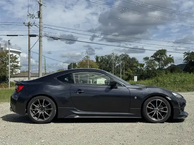 トヨタ ８６ GT 兵庫県 2016(平28)年 6.2万km ダークグレーメタリック モデリスタエアロ(F/R)/TRDエアロ(S)/TRD車高調/TRDフロントタワーバー/TRDモーションコントロールビーム/フロント純正17インチAW/リアWeds18インチAW/純正ナビ/バックカメラ/地デジTV/ETC/LEDヘッドライト/AUTOライト