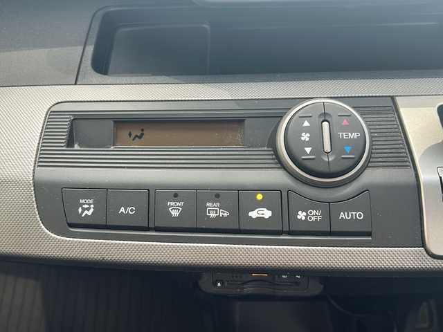 ホンダ フリード ハイブリット ジャストセレクション 高知県 2013(平25)年 9.4万km ホワイトオーキッドパール 純正ナビ/・フルセグTV/・CD/DVD/・バックカメラ/ETC/前後ドラレコ/クルコン/両側パワースライドドア/７人乗り/オートライト/純正フロアマット/リモコンキー/ハーフレザーシート