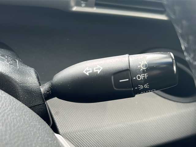 ホンダ フリード ハイブリット ジャストセレクション 高知県 2013(平25)年 9.4万km ホワイトオーキッドパール 純正ナビ/・フルセグTV/・CD/DVD/・バックカメラ/ETC/前後ドラレコ/クルコン/両側パワースライドドア/７人乗り/オートライト/純正フロアマット/リモコンキー/ハーフレザーシート