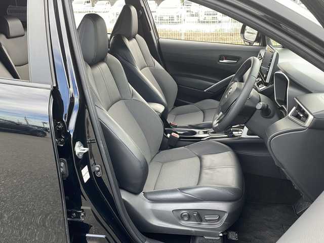 トヨタ カローラ クロス ハイブリッド Z 富山県 2023(令5)年 6.7万km アティチュードブラックマイカ 禁煙車/ワンオーナー/純正ディスプレイオーディオ/BlueToth/バックカメラ/トヨタセーフティセンス/レーダークルーズコントロール/レーンキープアシスト/衝突軽減ブレーキ/コーナーセンサー/パーキングアシスト/純正アルミホイール/純正フロアマット/電動リアゲート/ルーフレール/シートヒーター/パワーシート/ＥＴＣ/オートライト/オートマチックハイビーム/プッシュスタート/スマートキー/スペアキー/保証書・記録簿/取扱説明書