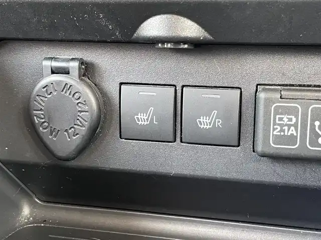 ダイハツ ロッキー G 愛知県 2021(令3)年 6.7万km ブラックマイカメタリック/コンパーノレッド 純正ディスプレイオーディオ/Bluetooth　バックカメラ　全方位カメラ　フルセグTV/ドライブレコーダー/シートヒーター/純正アルミホイール/純正フロアマット/ETC/スペアキー有/ACC/レーンキープアシスト/コーナーセンサー