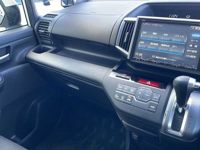 ホンダ ステップワゴン スパーダ Z 三重県 2013(平25)年 14.2万km ホワイトオーキッドパール 純正9インチナビ/バックカメラ/両側パワースライドドア/スペアキー/アイドリングストップ/ECON/横滑り防止装置/革巻きステアリング/パドルシフト/オートライト/フォグランプ/MTモード付AT/純正フロアマット/純正AW/ドアバイザー/電動格納ウィンカーミラー/フルセグTV/CD.DVD再生/禁煙車