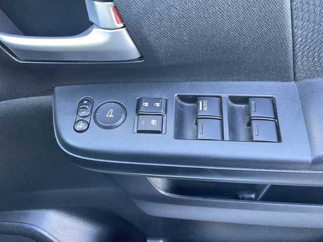 ホンダ ステップワゴン スパーダ Z 三重県 2013(平25)年 14.2万km ホワイトオーキッドパール 純正9インチナビ/バックカメラ/両側パワースライドドア/スペアキー/アイドリングストップ/ECON/横滑り防止装置/革巻きステアリング/パドルシフト/オートライト/フォグランプ/MTモード付AT/純正フロアマット/純正AW/ドアバイザー/電動格納ウィンカーミラー/フルセグTV/CD.DVD再生/禁煙車