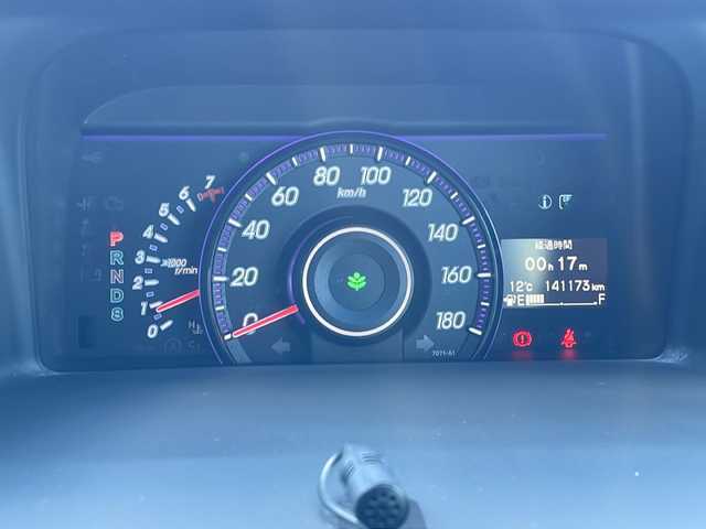 ホンダ ステップワゴン スパーダ Z 三重県 2013(平25)年 14.2万km ホワイトオーキッドパール 純正9インチナビ/バックカメラ/両側パワースライドドア/スペアキー/アイドリングストップ/ECON/横滑り防止装置/革巻きステアリング/パドルシフト/オートライト/フォグランプ/MTモード付AT/純正フロアマット/純正AW/ドアバイザー/電動格納ウィンカーミラー/フルセグTV/CD.DVD再生/禁煙車