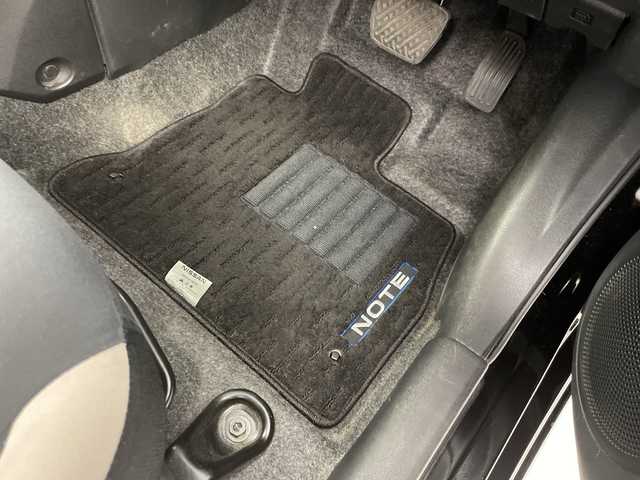 日産 ノート e－パワー X Vセレクション 群馬県 2020(令2)年 3.5万km スーパーブラック 禁煙車　９インチ社外ナビ　アラウンドビューモニター　デジタルインナーミラー　ETC2.0　ワンオーナー　純正フロアマット　純正アルミホイール　ステアリングスイッチ　プッシュスタート　盗難防止装置