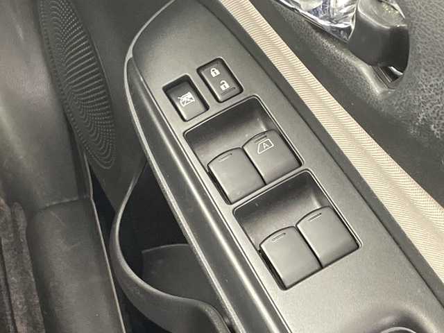 日産 ノート e－パワー X Vセレクション 群馬県 2020(令2)年 3.5万km スーパーブラック 禁煙車　９インチ社外ナビ　アラウンドビューモニター　デジタルインナーミラー　ETC2.0　ワンオーナー　純正フロアマット　純正アルミホイール　ステアリングスイッチ　プッシュスタート　盗難防止装置