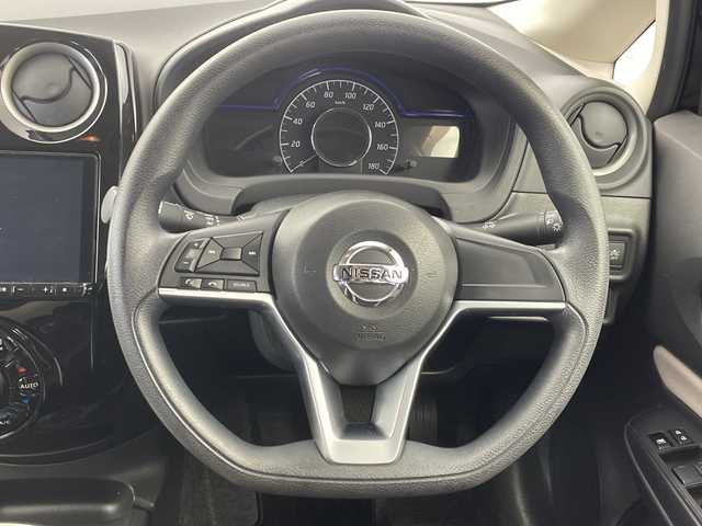 日産 ノート e－パワー X Vセレクション 群馬県 2020(令2)年 3.5万km スーパーブラック 禁煙車　９インチ社外ナビ　アラウンドビューモニター　デジタルインナーミラー　ETC2.0　ワンオーナー　純正フロアマット　純正アルミホイール　ステアリングスイッチ　プッシュスタート　盗難防止装置