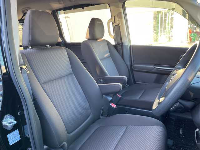 ホンダ フリード G ホンダセンシング 千葉県 2020(令2)年 5.6万km クリスタルブラックパール ナビVXM-204VFi　バックカメラ　両側パワースライドドア　シートヒーター　DVD　BT　USB　レーダークルーズ　ETC　LEDライト　オートライト　ホンダセンシング　スマートキー