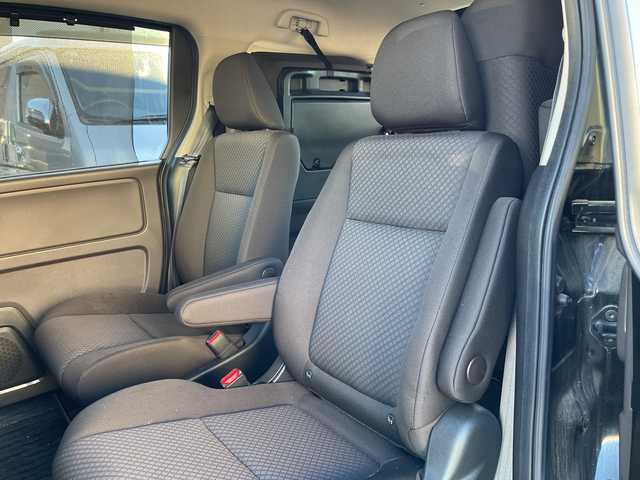 ホンダ フリード G ホンダセンシング 千葉県 2020(令2)年 5.6万km クリスタルブラックパール ナビVXM-204VFi　バックカメラ　両側パワースライドドア　シートヒーター　DVD　BT　USB　レーダークルーズ　ETC　LEDライト　オートライト　ホンダセンシング　スマートキー