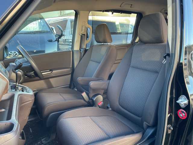 ホンダ フリード G ホンダセンシング 千葉県 2020(令2)年 5.6万km クリスタルブラックパール ナビVXM-204VFi　バックカメラ　両側パワースライドドア　シートヒーター　DVD　BT　USB　レーダークルーズ　ETC　LEDライト　オートライト　ホンダセンシング　スマートキー