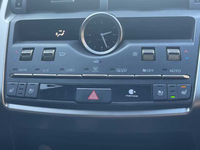 レクサス ＮＸ 300 Fスポーツ 高知県 2020(令2)年 3.4万km ホワイトノーヴァガラスフレーク メーカーナビ/【AM/FM/CD/DVD/SD/USB/BT/フルセグTV】/アラウンドビューモニター/3眼LEDヘッドライト/オートハイビーム/レクサスセーフティ・レーダークルーズコントロール/ブラインドスポットモニター/パワーバックドア/前席シートヒーター＆エアシート/前席パワーシート/ステアリングヒーター/パドルシフト/ステアリングスイッチ/電動格納ミラー/電動パーキングブレーキ/ホールド機能/前後ドラレコ