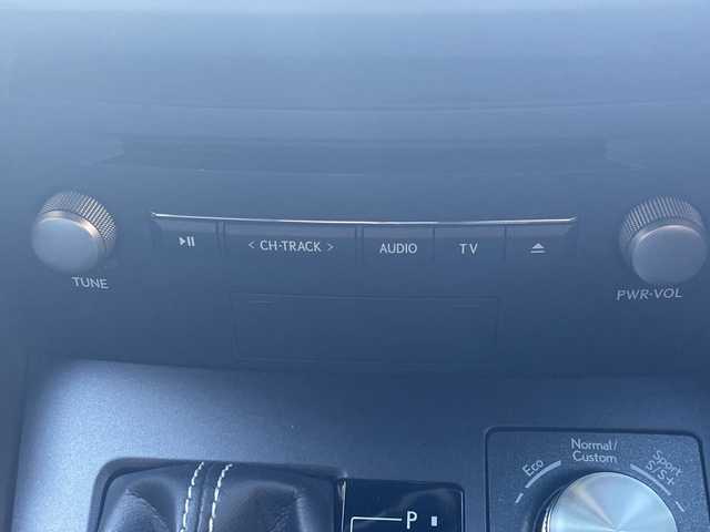 レクサス ＮＸ 300 Fスポーツ 高知県 2020(令2)年 3.4万km ホワイトノーヴァガラスフレーク メーカーナビ/【AM/FM/CD/DVD/SD/USB/BT/フルセグTV】/アラウンドビューモニター/3眼LEDヘッドライト/オートハイビーム/レクサスセーフティ・レーダークルーズコントロール/ブラインドスポットモニター/パワーバックドア/前席シートヒーター＆エアシート/前席パワーシート/ステアリングヒーター/パドルシフト/ステアリングスイッチ/電動格納ミラー/電動パーキングブレーキ/ホールド機能/前後ドラレコ