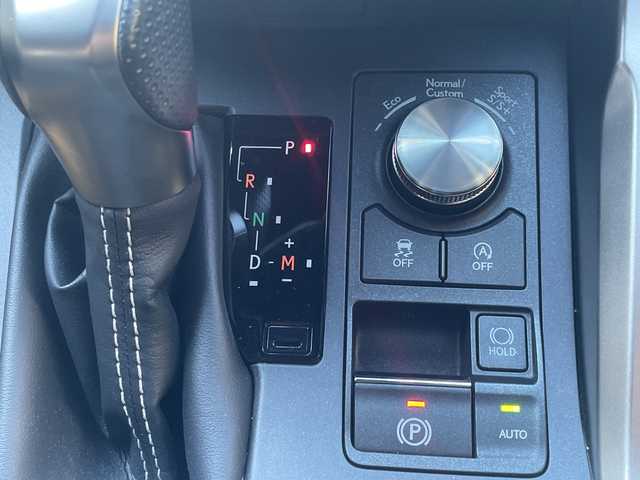 レクサス ＮＸ 300 Fスポーツ 高知県 2020(令2)年 3.4万km ホワイトノーヴァガラスフレーク メーカーナビ/【AM/FM/CD/DVD/SD/USB/BT/フルセグTV】/アラウンドビューモニター/3眼LEDヘッドライト/オートハイビーム/レクサスセーフティ・レーダークルーズコントロール/ブラインドスポットモニター/パワーバックドア/前席シートヒーター＆エアシート/前席パワーシート/ステアリングヒーター/パドルシフト/ステアリングスイッチ/電動格納ミラー/電動パーキングブレーキ/ホールド機能/前後ドラレコ