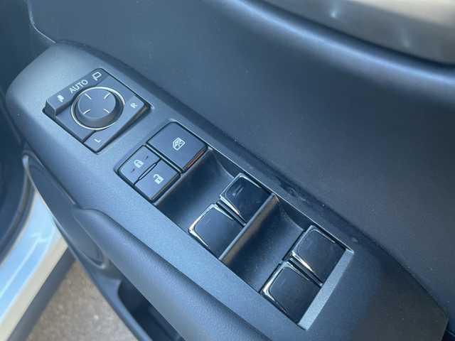 レクサス ＮＸ 300 Fスポーツ 高知県 2020(令2)年 3.4万km ホワイトノーヴァガラスフレーク メーカーナビ/【AM/FM/CD/DVD/SD/USB/BT/フルセグTV】/アラウンドビューモニター/3眼LEDヘッドライト/オートハイビーム/レクサスセーフティ・レーダークルーズコントロール/ブラインドスポットモニター/パワーバックドア/前席シートヒーター＆エアシート/前席パワーシート/ステアリングヒーター/パドルシフト/ステアリングスイッチ/電動格納ミラー/電動パーキングブレーキ/ホールド機能/前後ドラレコ