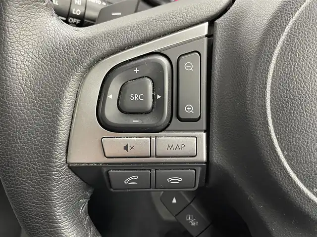 スバル アウトバック ベース 道央・札幌 2015(平27)年 7万km クリスタルブラックシリカ ・４WD/・社外メモリナビ（AVIC-RZ０９）/　CD/DVD/BT/フルセグ/・バックカメラ/・ビルトインETC/・アイサイト/・衝突軽減ブレーキ/・レーダークルーズコントロール/・レーンキープアシスト/・横滑り防止装置/・アイドリングストップ/・ヒルスタートアシスト/・X-MODE/・全席シートヒーター/・前席パワーシート/・運転席シートメモリー/・純正フロアマット/・LEDヘッドライト/・フォグライト（F/R）/・スマートキー/・プッシュスタート