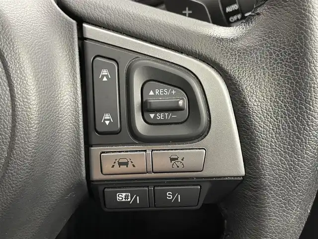 スバル アウトバック ベース 道央・札幌 2015(平27)年 7万km クリスタルブラックシリカ ・４WD/・社外メモリナビ（AVIC-RZ０９）/　CD/DVD/BT/フルセグ/・バックカメラ/・ビルトインETC/・アイサイト/・衝突軽減ブレーキ/・レーダークルーズコントロール/・レーンキープアシスト/・横滑り防止装置/・アイドリングストップ/・ヒルスタートアシスト/・X-MODE/・全席シートヒーター/・前席パワーシート/・運転席シートメモリー/・純正フロアマット/・LEDヘッドライト/・フォグライト（F/R）/・スマートキー/・プッシュスタート